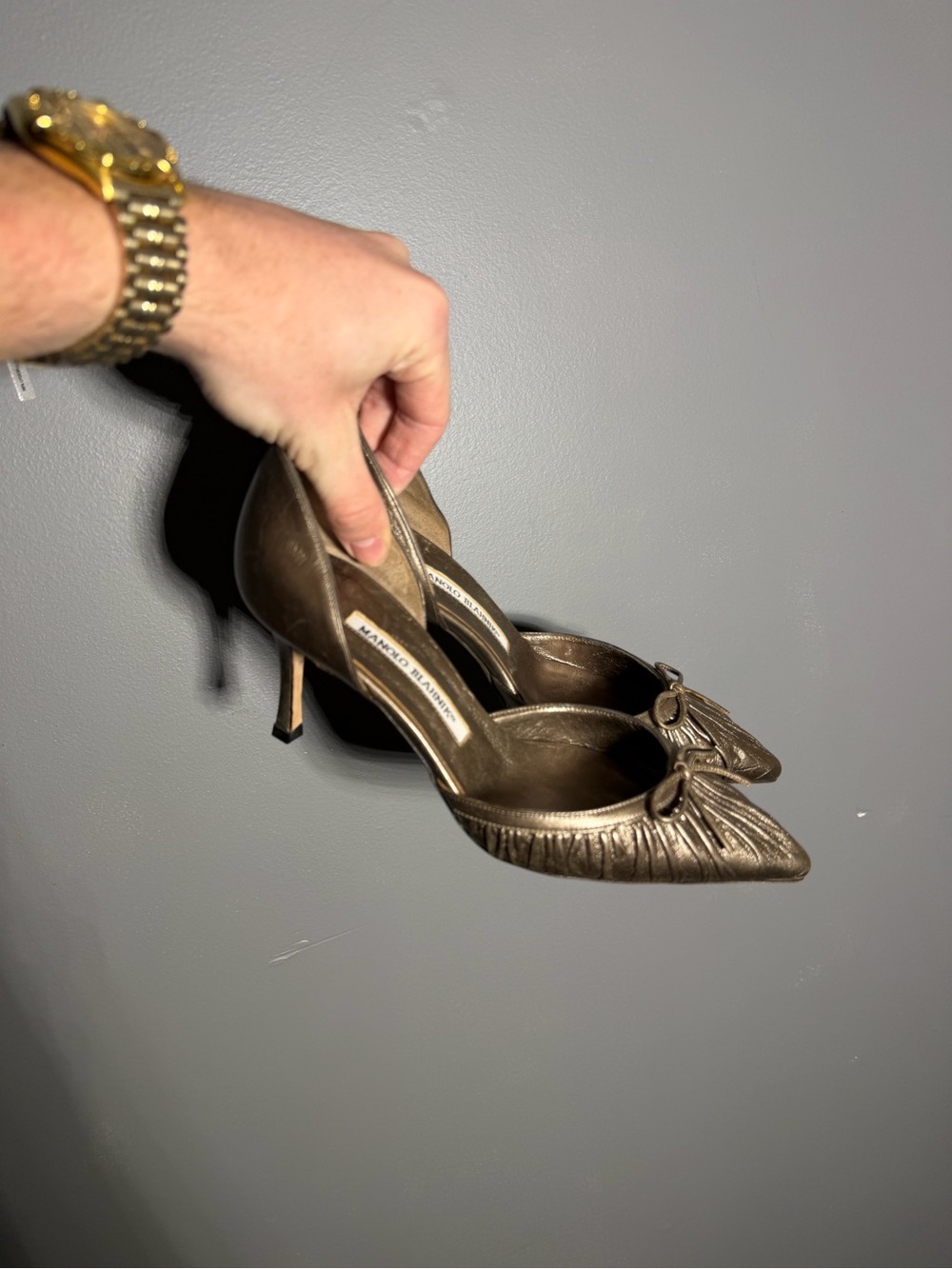 Manolo Blahnik Gold Metallic D’Orsay Pumps  Size EU 36.5